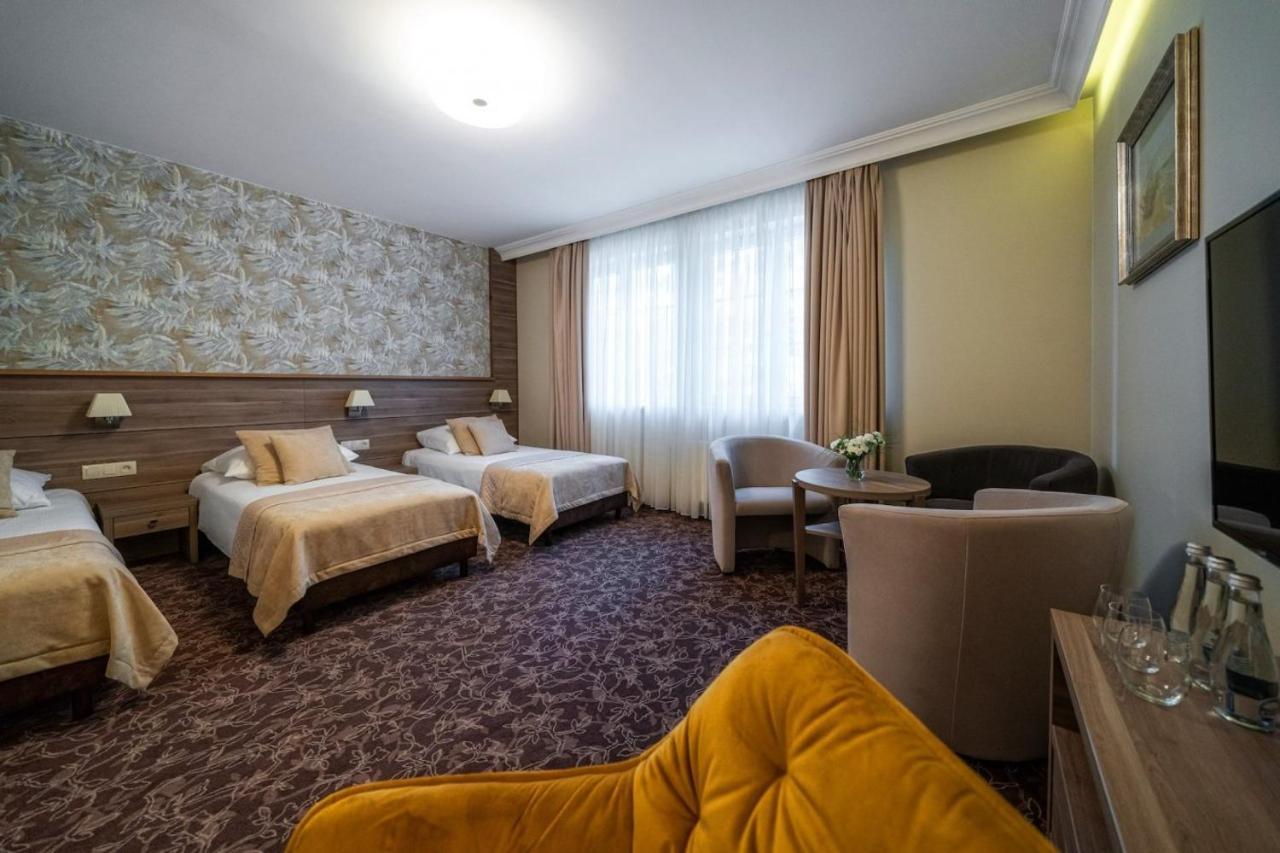Korona Hotel Остроленка Экстерьер фото